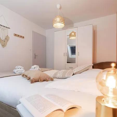 La Loge By 