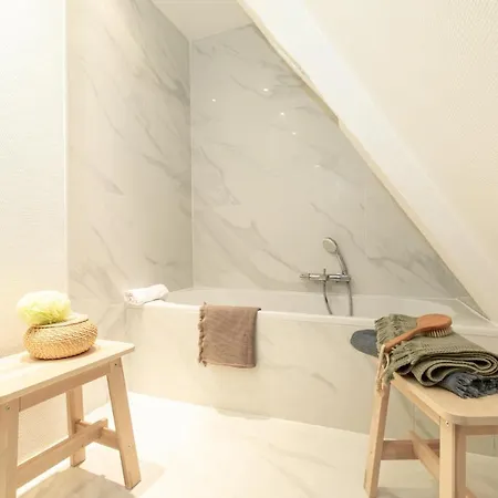 La Loge By 