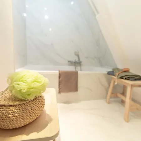 La Loge By 